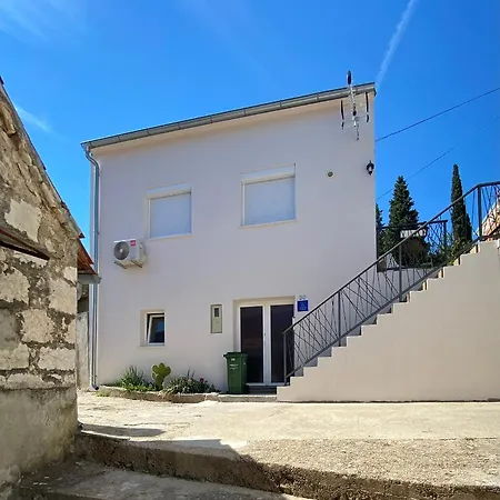 Kuca Za Odmor Astrea *